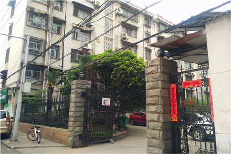 学府园3室2厅1卫104㎡拎包入住带车库
